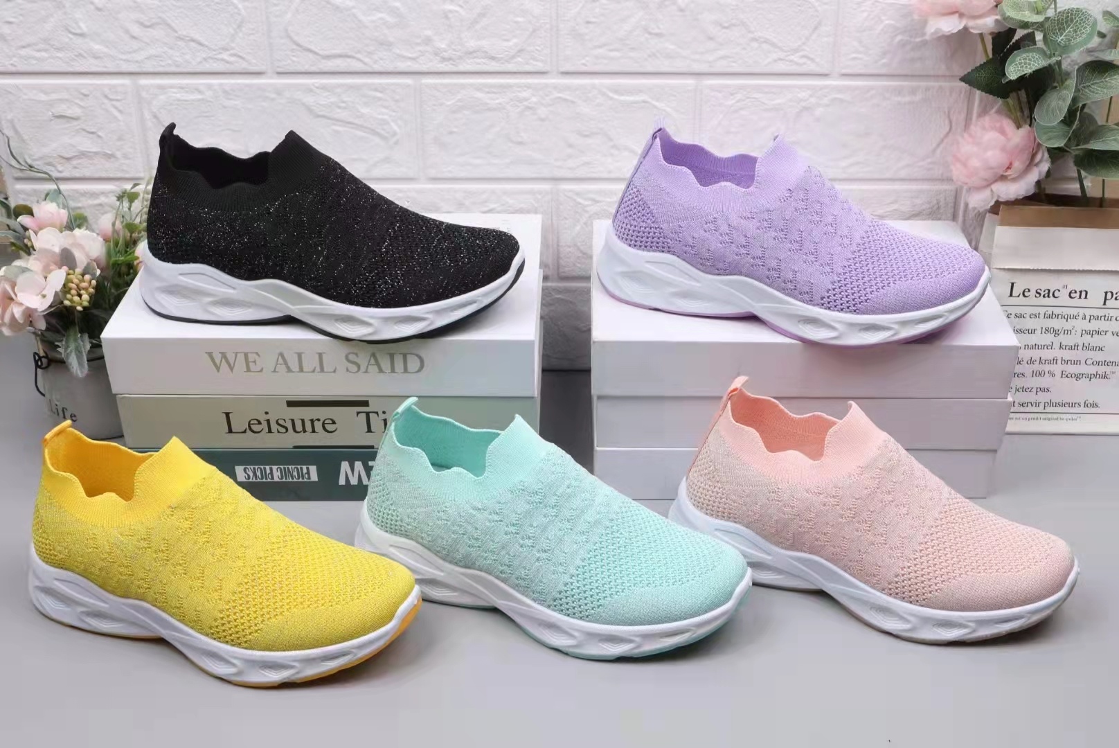 The new Feizhi women's shoes from Must-Win are a bestseller. They are a trendy, breathable and versatile women's shoe for spring. The Feizhi soft-soled anti-odor youth sports and casual shoes are available at 43794-E5323