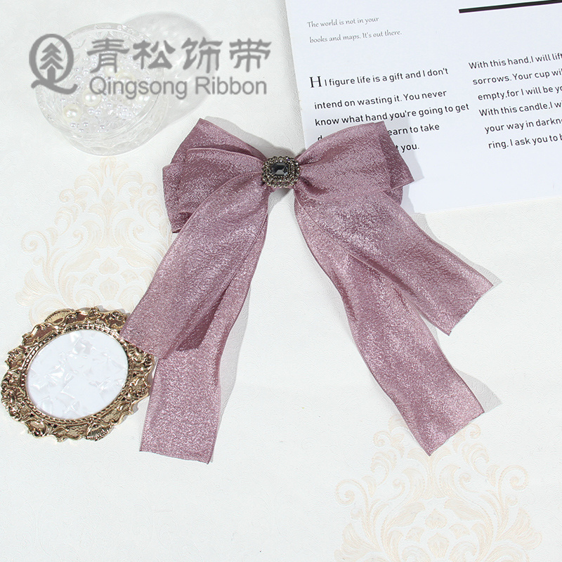 Green pine ribbons, Korean version wrinkled wood cotton yarn webbing, bow ribbons, DIY hair accessories, diy pendants, gift packaging, shoes, flower hats, ribbons, clothing materials, clothing accessories, lace, flower packaging, ribbons, cake gift boxes, binding straps Application Scenario