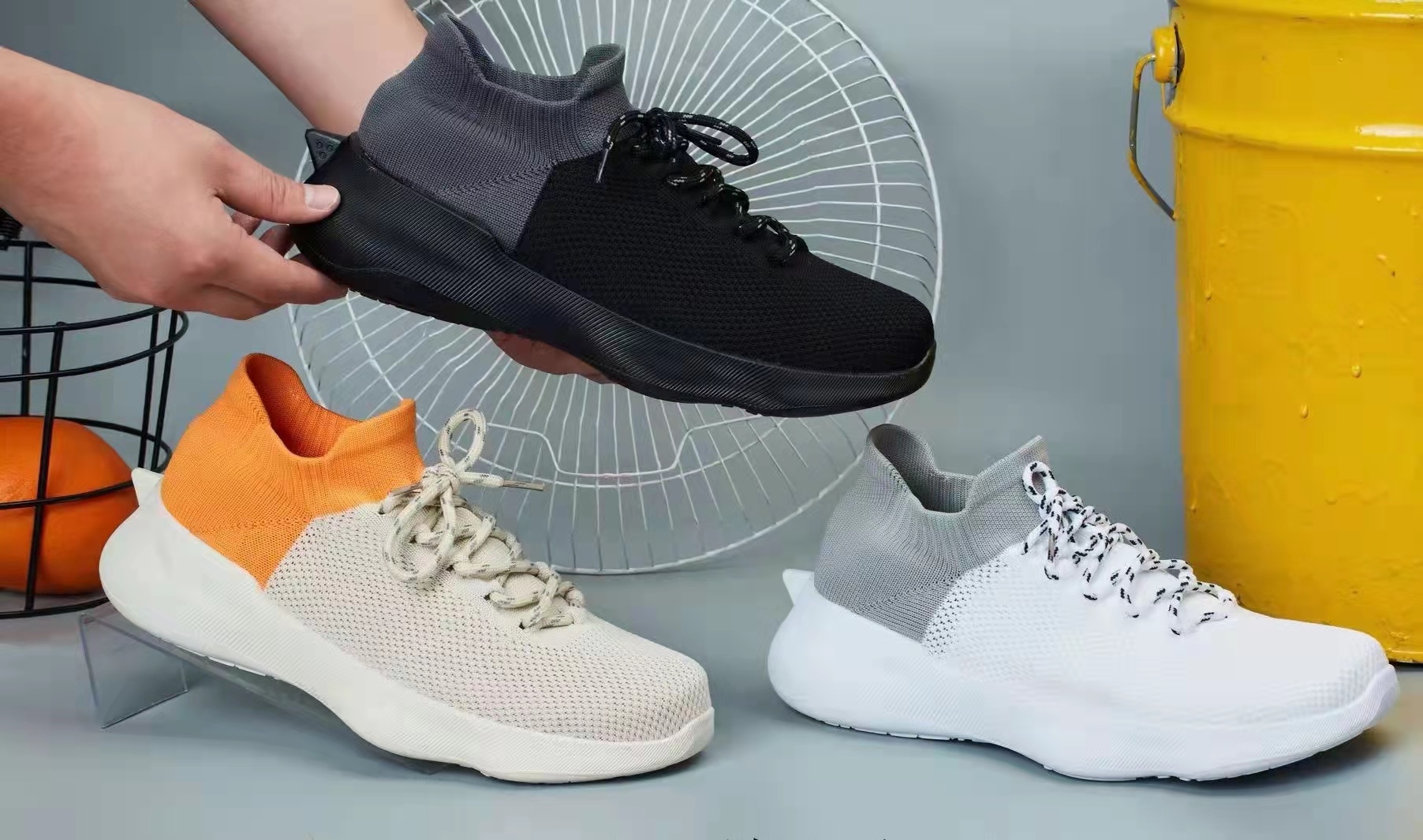 The new Feizhi women's shoes from Must-Win are a bestseller. These one-step women's shoes are trendy, breathable and versatile in spring. Feizhi soft-soled anti-odor youth sports and casual shoes. 43794-040716 Application Scenario