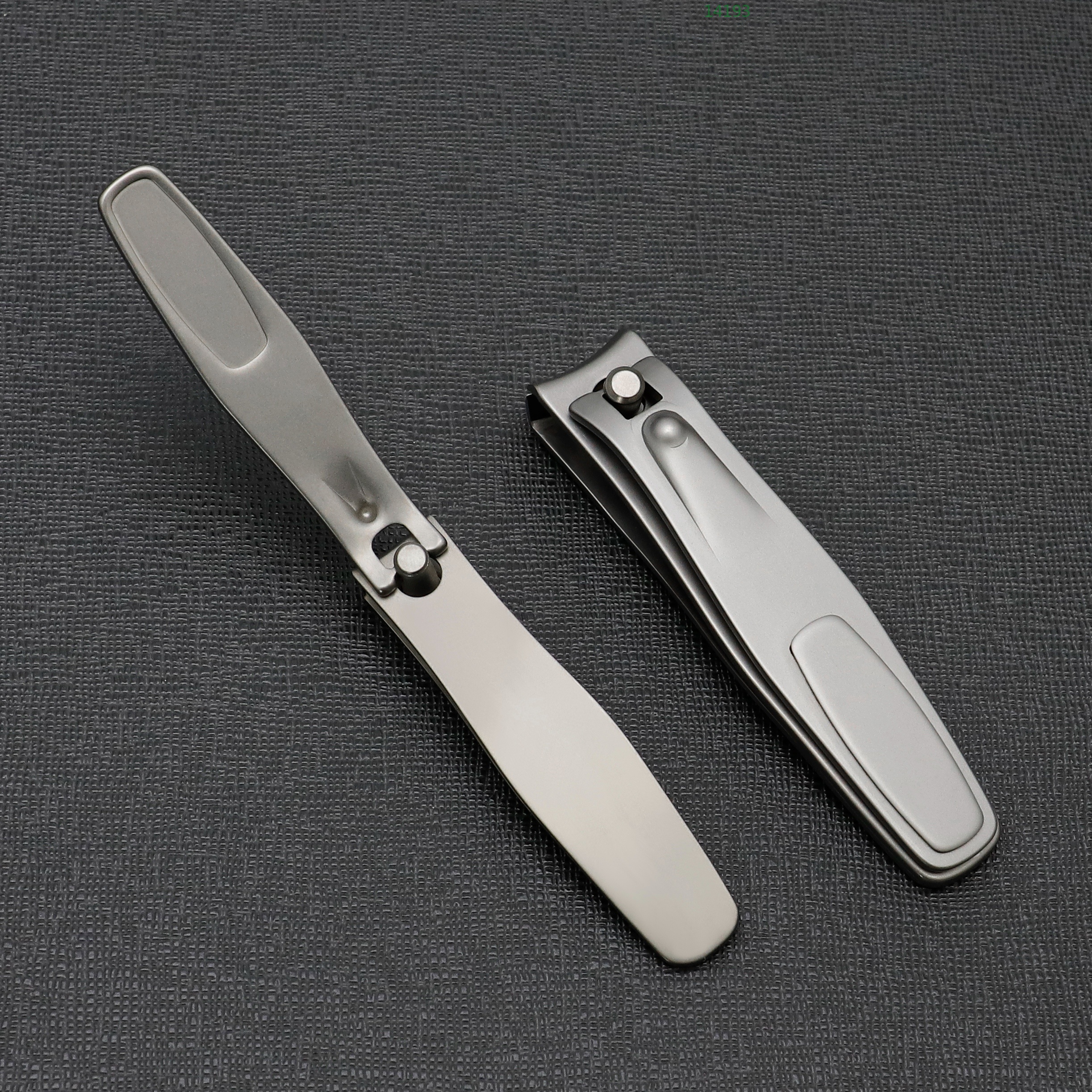 14193 砂光不锈钢高档指甲钳357 刀口锋利 钳身光滑详情2