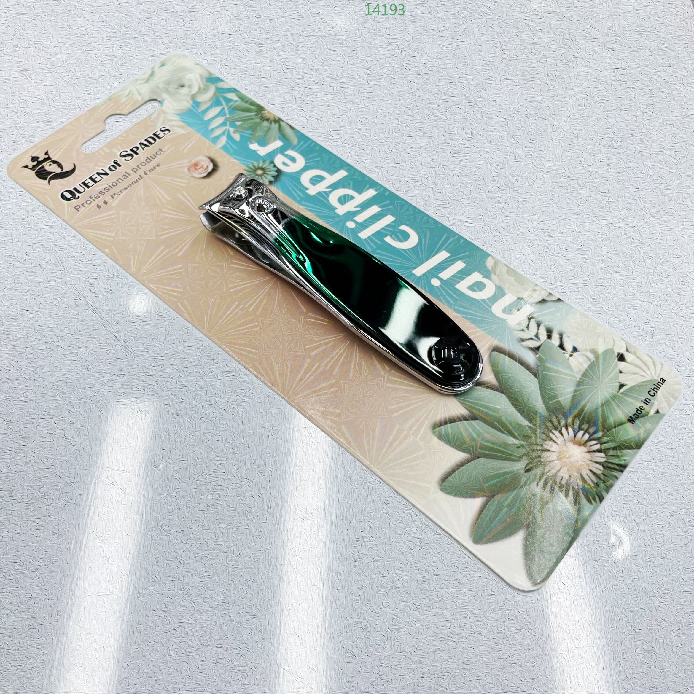 指甲钳 /彩色/彩钛白底实物图