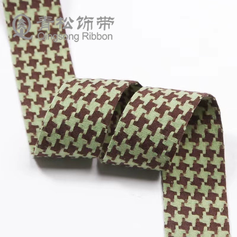 Green pine ribbons, autumn and winter textiles, checkered ribbons, bow ribbons, ribbon cards, DIY woven ribbons, children's hair accessories, diy pendants, gift packaging, clothing materials, clothing accessories, lace, flower packaging, ribbon cakes, gift boxes, binding straps Item Picture