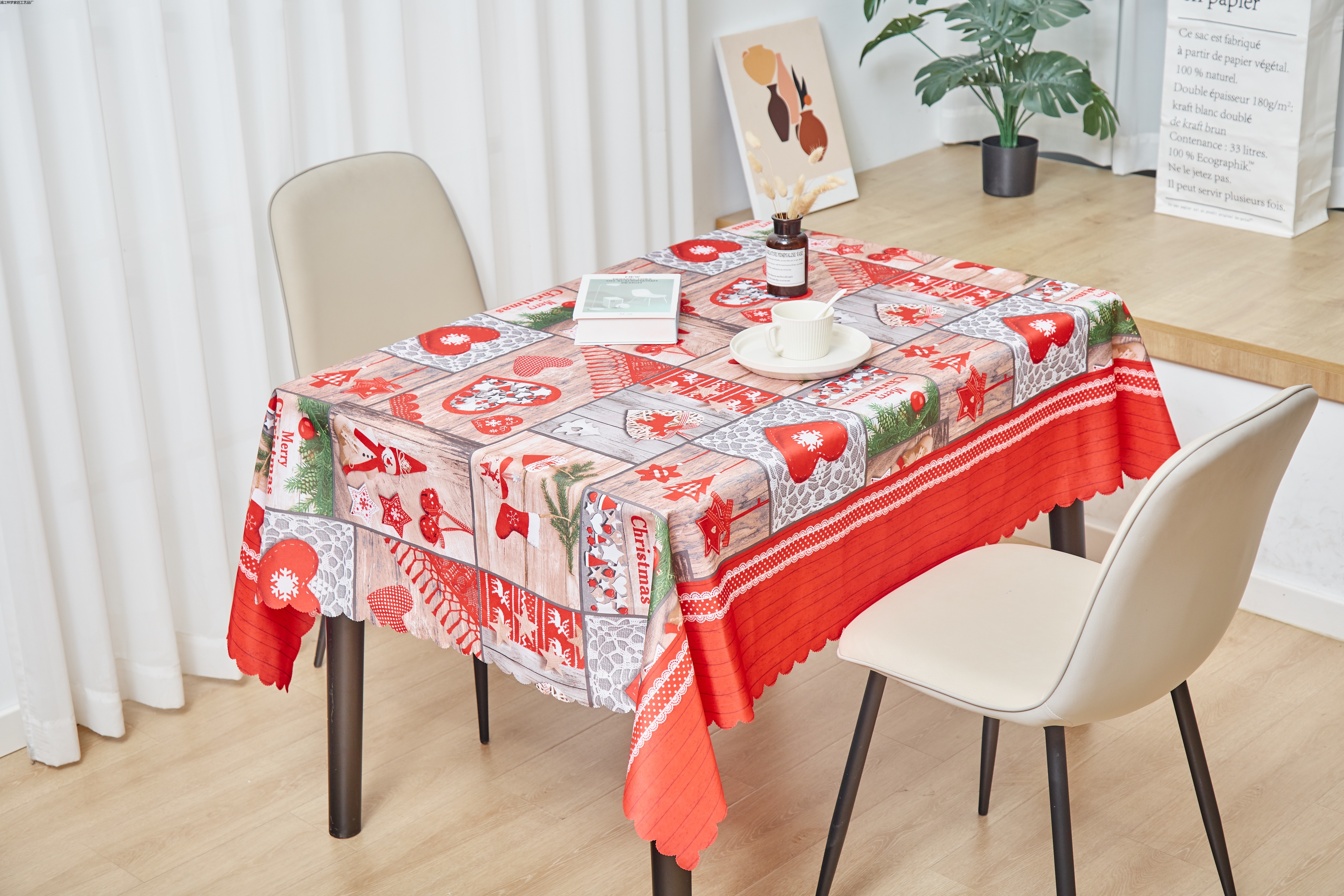 厂家直销 跨境 新款圣诞装饰布置创意圣诞印花桌布桌旗 圣诞节桌面装饰用品详情图1