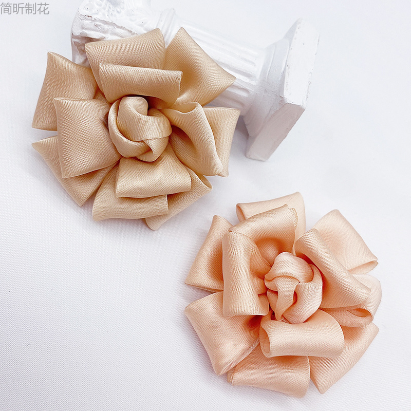Jian Xin J563 jewelry accessories, Korean-style chiffon three-layer flower hand-sewn fabric flower bud, diy shoe flower, high-end and elegant flower hairpin accessories, clothing accessories Application Scenario