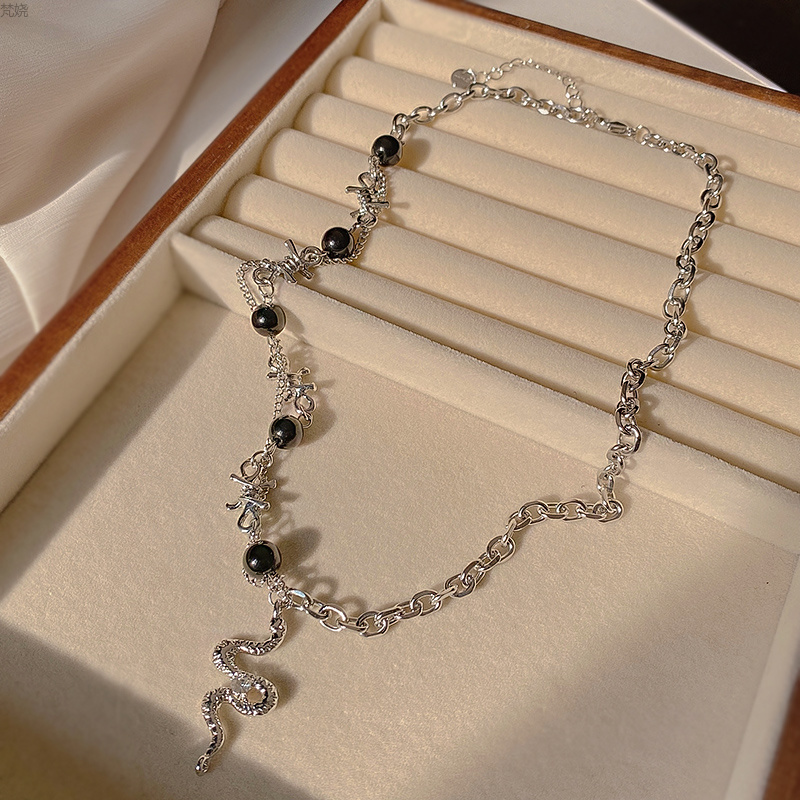 Hip hop sweet cool Spice Girl style black beaded titanium steel necklace personality all go together splicing serpentine pendant clavicle chain wholesale thumbnail