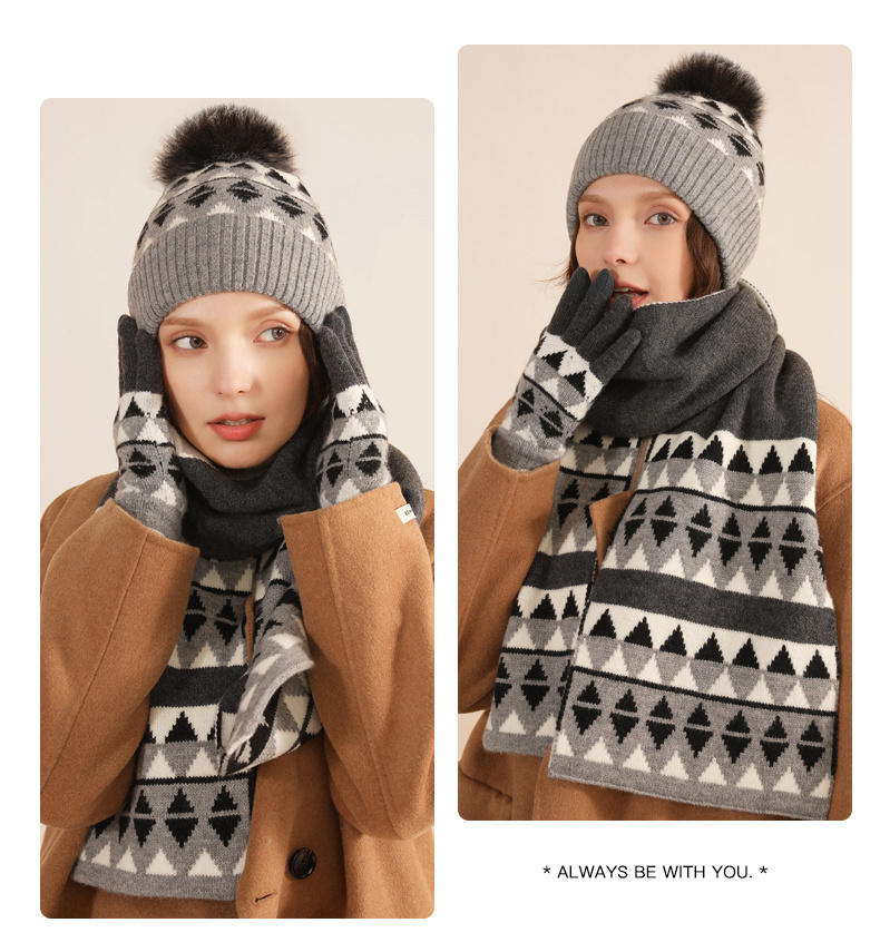 冬季新品日系针织手套围巾帽子三件套羊毛保暖防寒毛球围巾三件套详情16