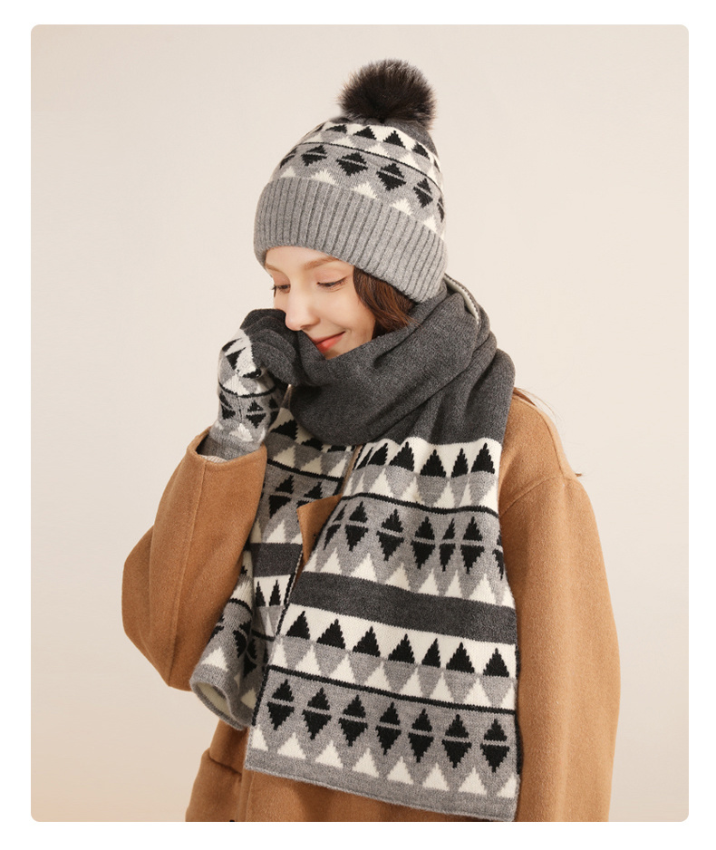 冬季新品日系针织手套围巾帽子三件套羊毛保暖防寒毛球围巾三件套详情15