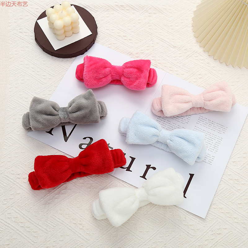 Half the Sky Accessories, a popular online hit, features a plush bow, a fashionable makeup and hair band for women, as well as a sleeping headband and headwear details Picture