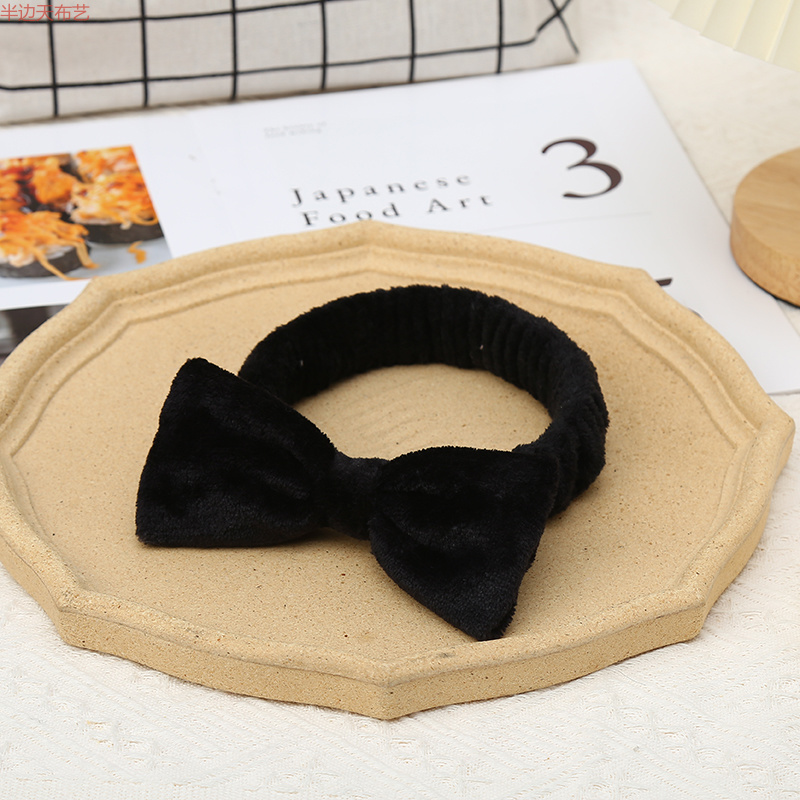Half the Sky Accessories, a popular online hit, features a plush bow, a fashionable makeup and hair band for women, as well as a sleeping headband and headwear Specification image