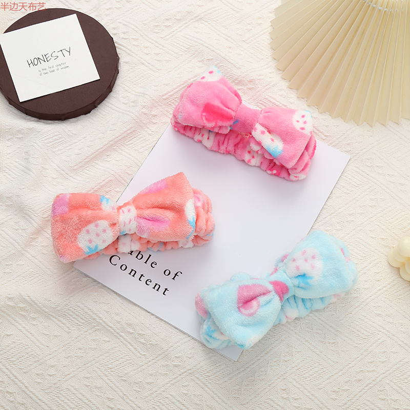 Half the Sky Accessories, a popular online hit, features a plush cartoon bow, a fashionable makeup and hair band for women, a sleeping headband and a headpiece details Picture