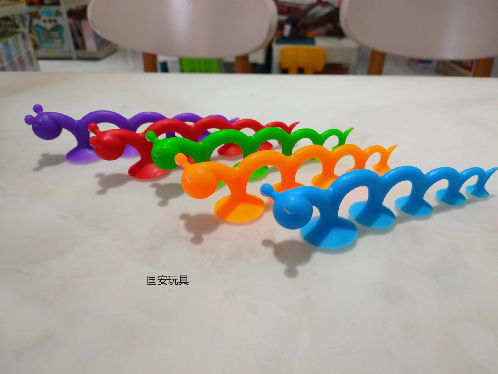 Guo 'an Toys' new sucking animal caterpillar toys are so popular that children can't put them down. There are many styles and they will be dispatched randomly