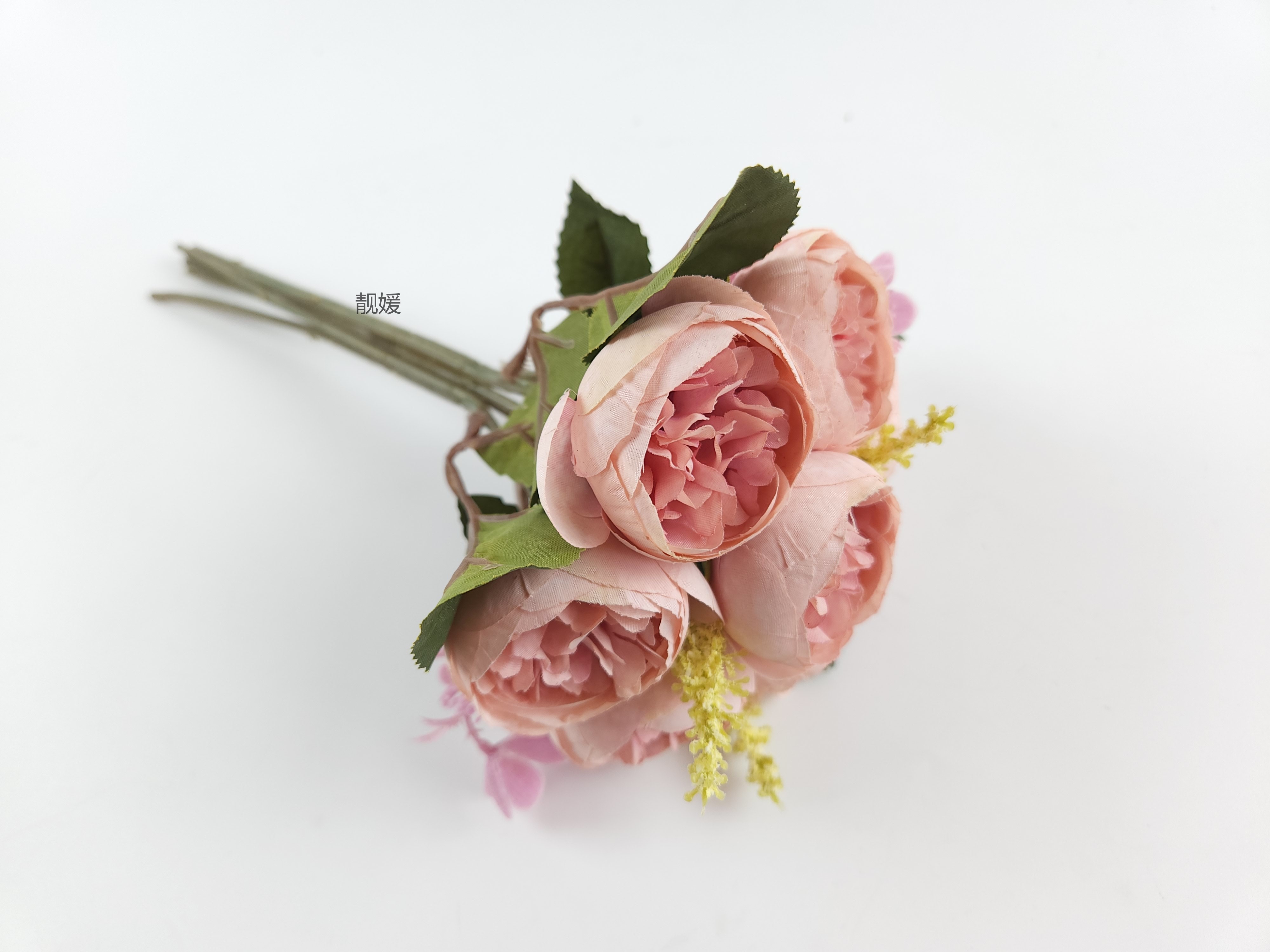 【靓媛】仿真⼿捧雪花布⼭茶花 婚庆装饰外贸 LY202205-014