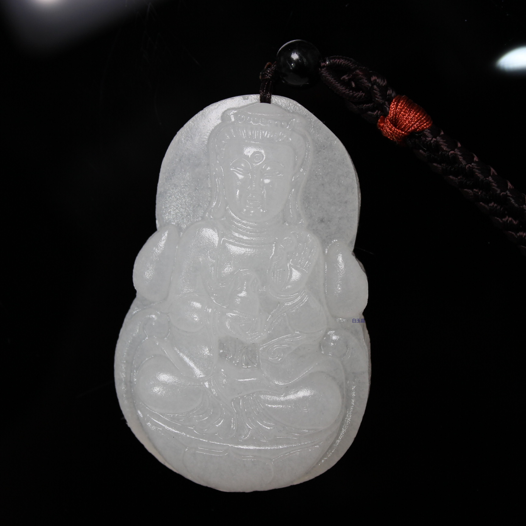 A 15-year-old store's White Jade Crystal Pearl Treasure 2.0 Burmese rosewood bracelet Application Scenario