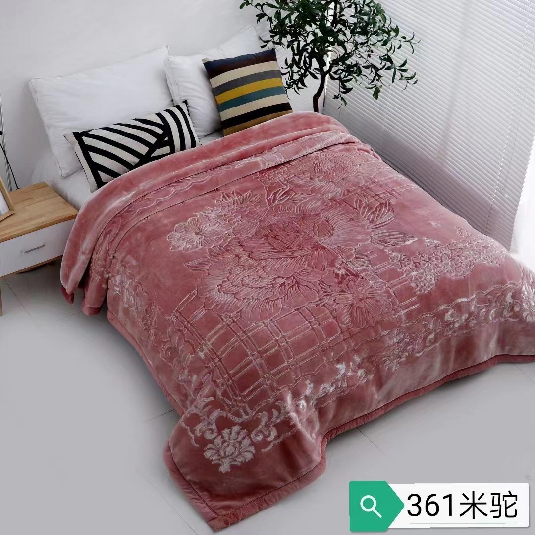 New bedding products in 2025: cloud blanket, enlarged, warm and edged-wrapped cloud blanket, wedding blanket, Angolan blanket, wedding blanket, Tencel cloud blanket pic 2