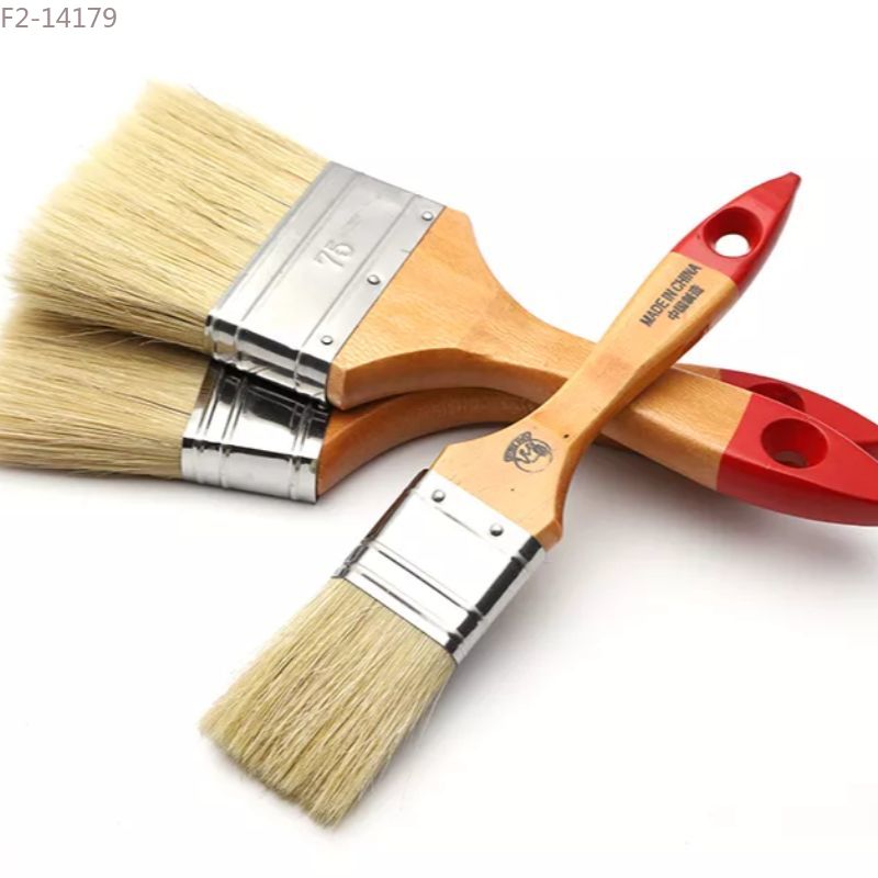 High-end paintbrushes. Wooden-handled paintbrushes, white-bristled brushes details Picture