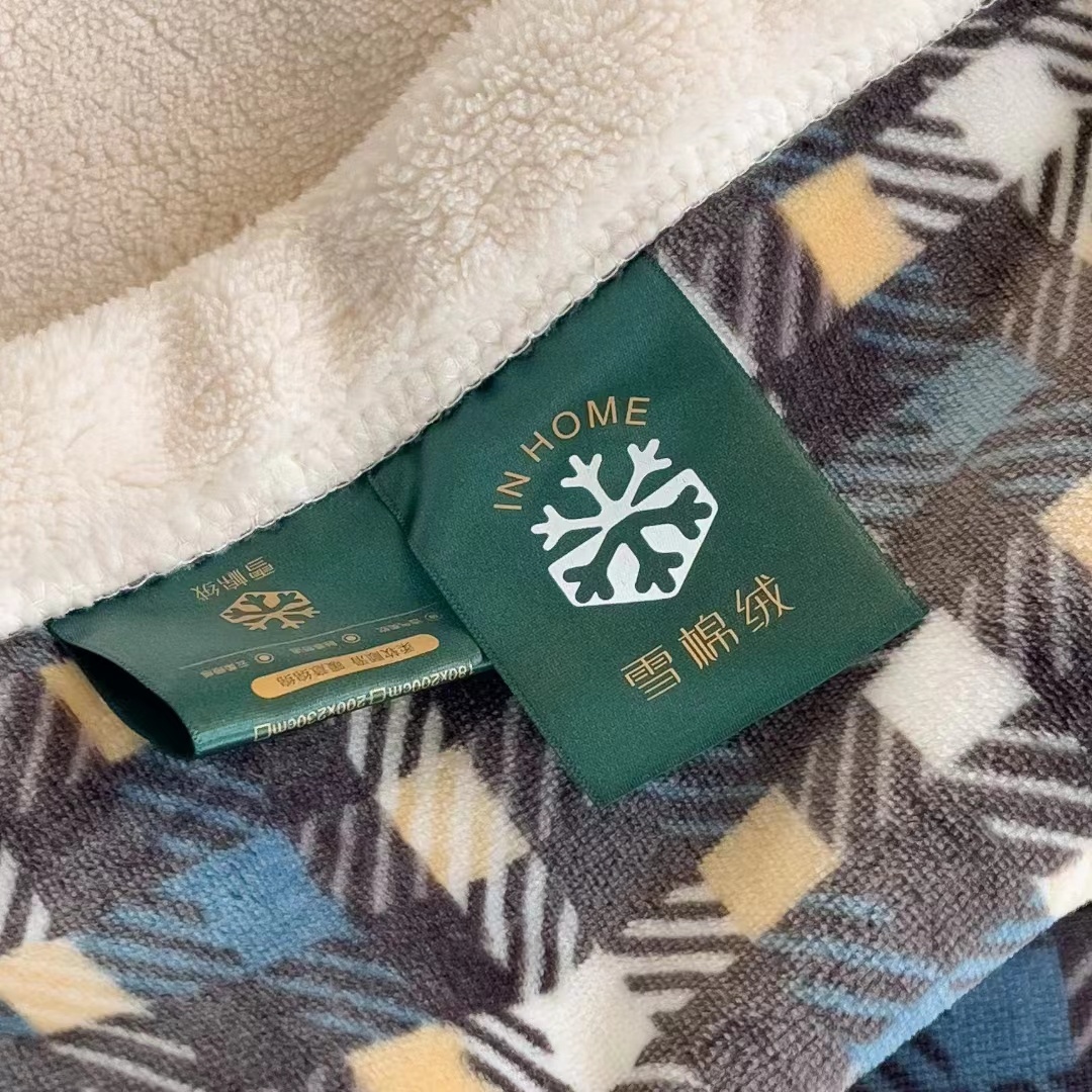 The 2023 new product, snow cotton velvet blanket, thickened composite anti-static cloud blanket, single-layer AB version, all-season multi-purpose craft blanket pic 5