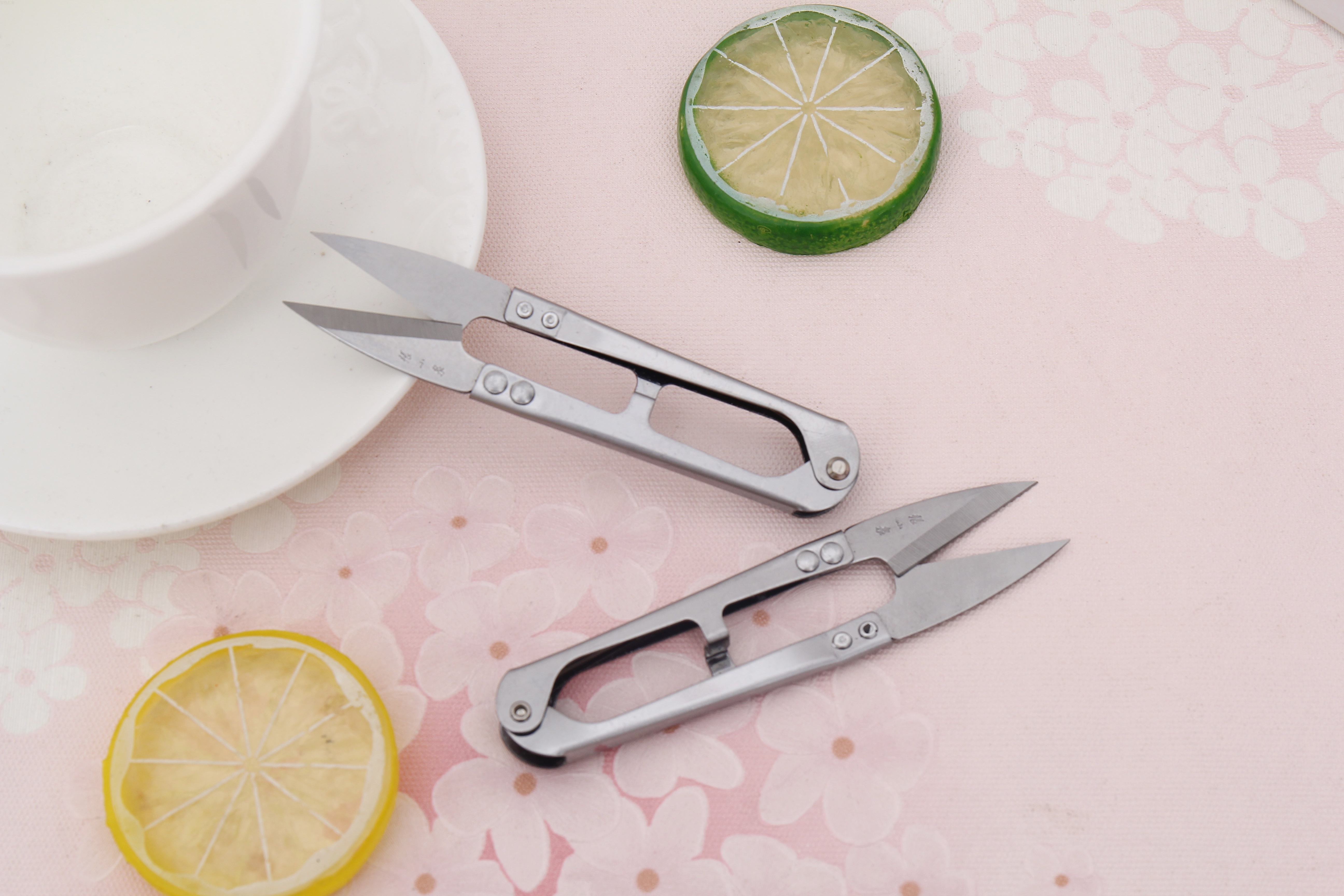 张小泉纱剪不锈钢纱剪 修剪线头弹簧剪十字绣U型剪缝纫剪TB-453详情3