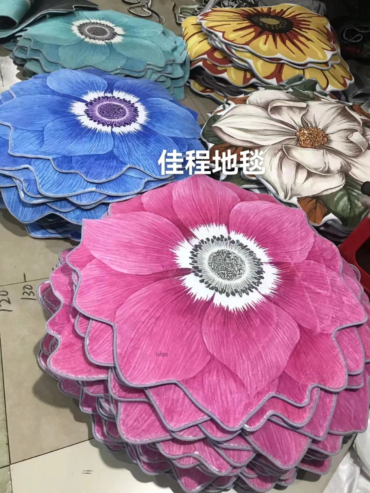 New flower-shaped floor mat, faux cashmere printed floor mat, large flower carpet, bedside mat, living room carpet, anti-slip mat, anti-slip dot plastic base pattern, style, fabric comfortable and soft, 100*100cm Application Scenario
