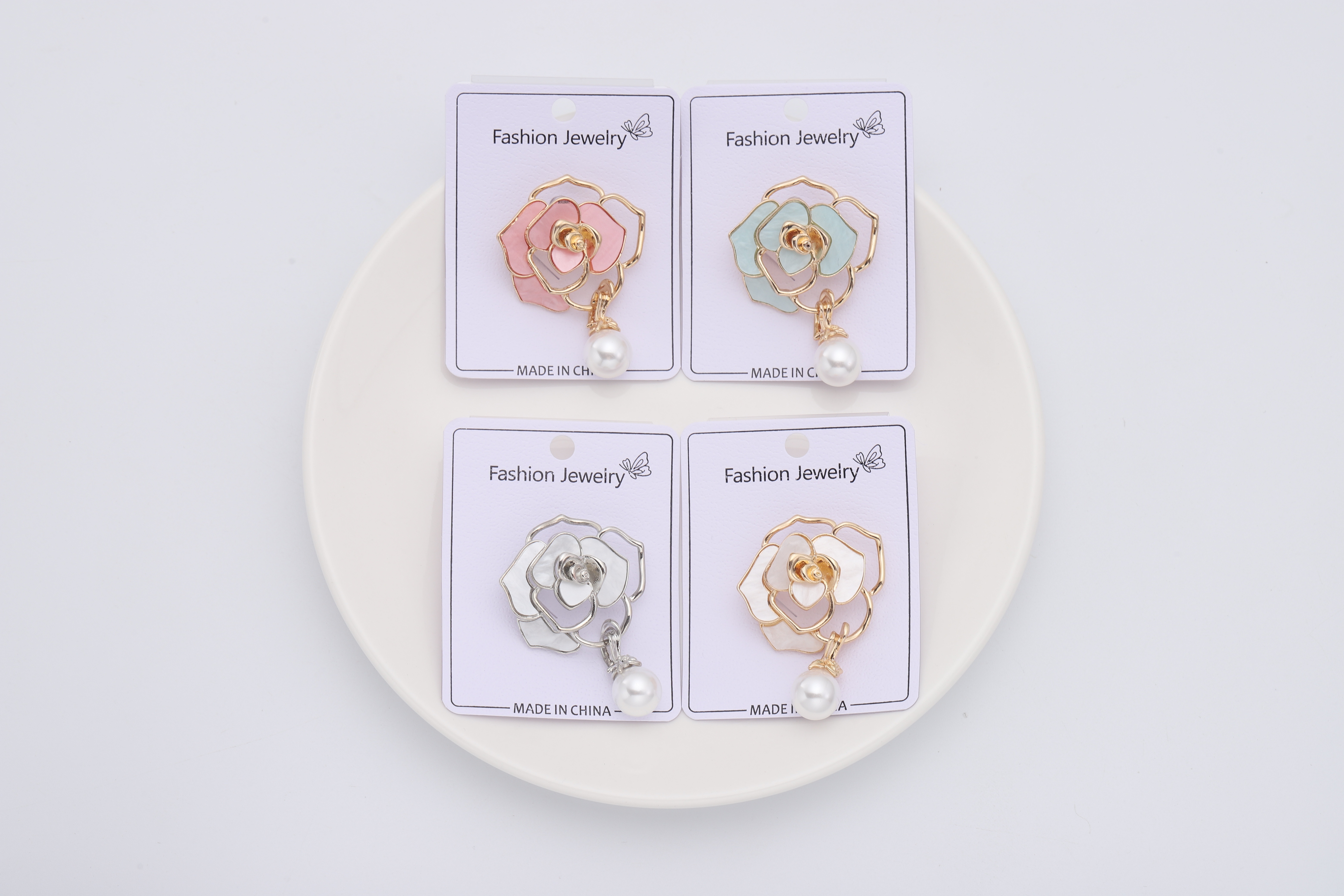 紫阳饰品 高端定制天然贝母高档胸针女气质珍珠别针花朵胸花西装配饰女 小香风天然贝母山茶花胸针女高端奢华别针 厂家直销详情2