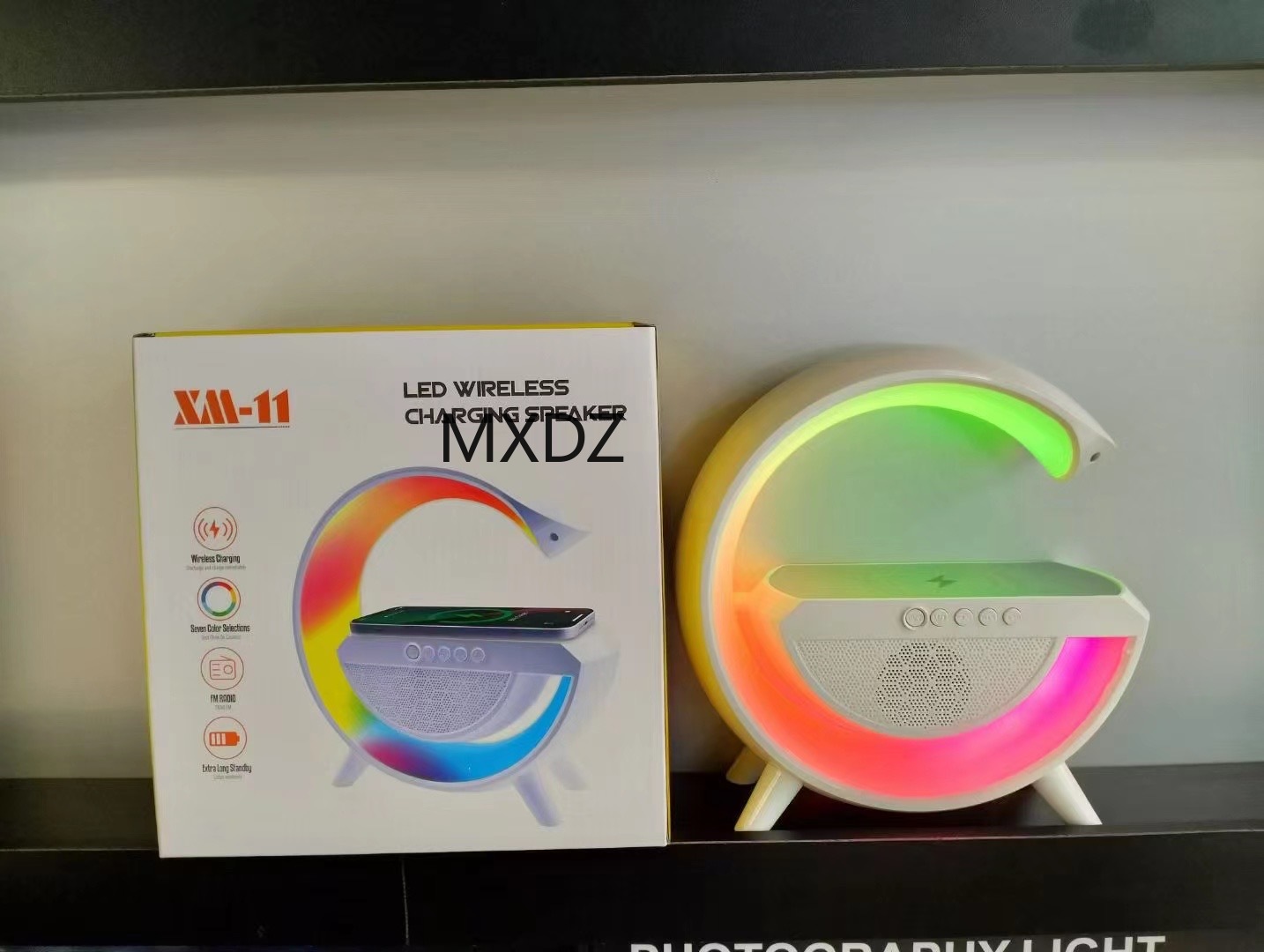 The three-in-one multi-functional speaker connects to Bluetooth for surround sound, allowing you to enjoy a stunning audio experience Application Scenario