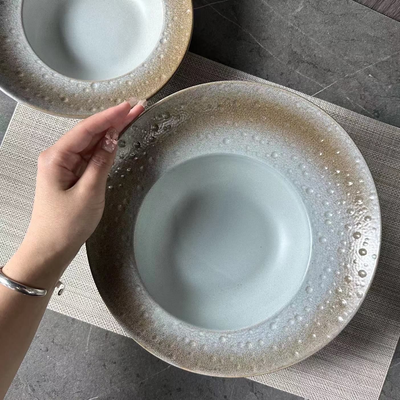 Creative matte ceramic wood-fired hammered wide-edge beveled rim meteor bowl, Italian bowl and plate, multi-purpose plate, colored glaze, hotel and restaurant pic 4