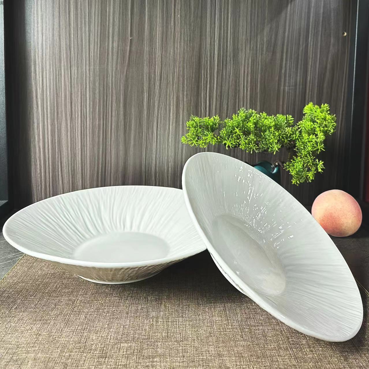 Classic white porcelain 10-inch and 12-inch water curtain pattern round bowl and round plate with special artistic design ceramic plate, suitable for hotels and restaurants pic 5