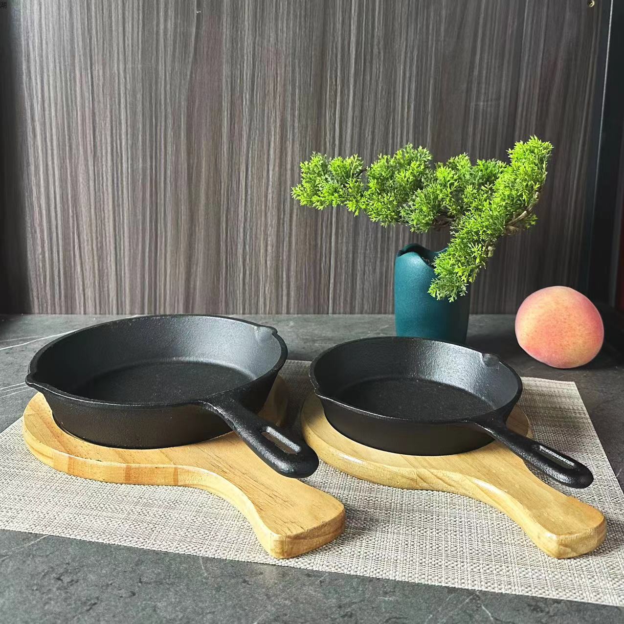 16cm 20cm hierro fundido con asa parrilla de carne chapa de hierro con color de madera original juego de base de madera para hotel restaurante occidental pic 3