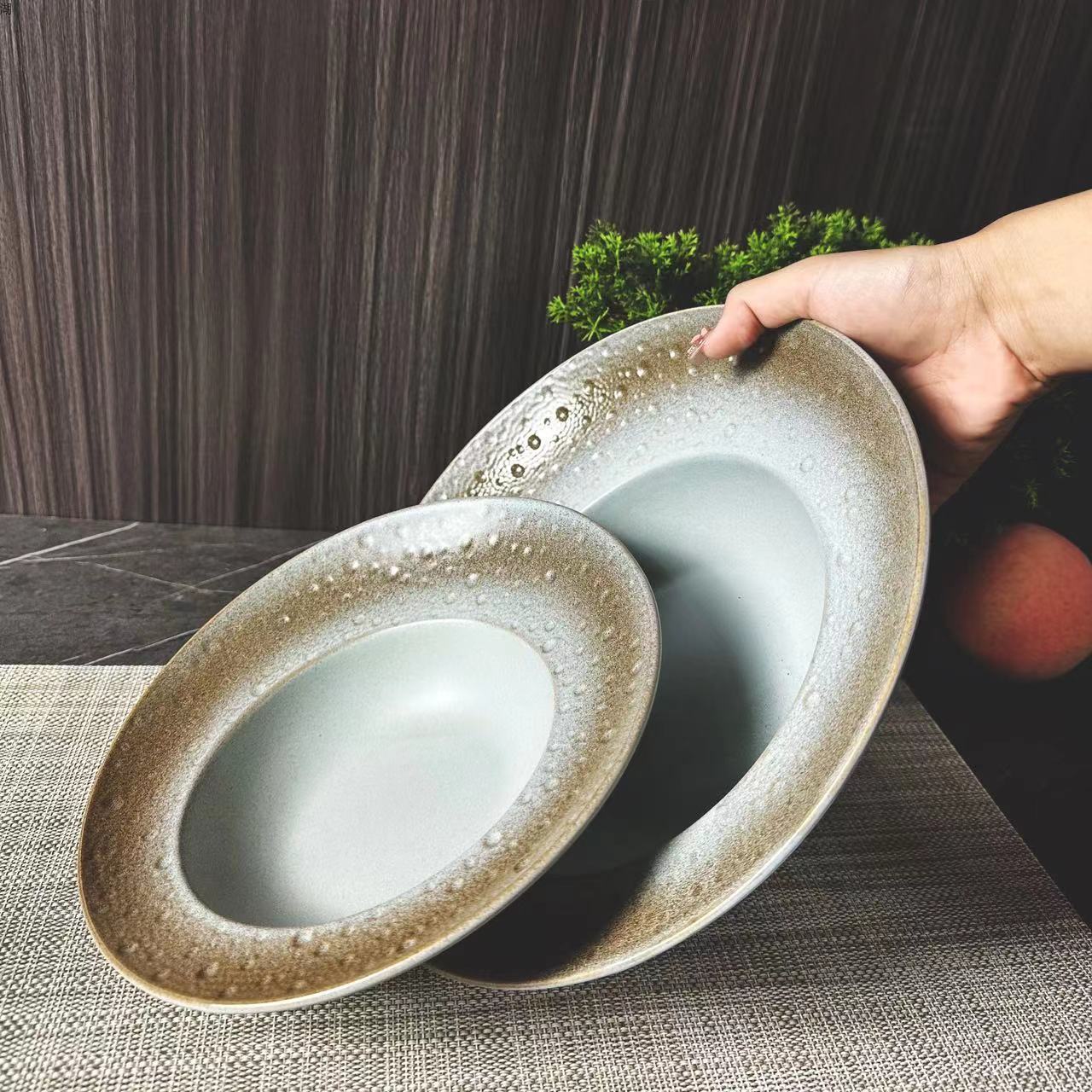 Creative matte ceramic wood-fired hammered wide-edge beveled rim meteor bowl, Italian bowl and plate, multi-purpose plate, colored glaze, hotel and restaurant pic 8