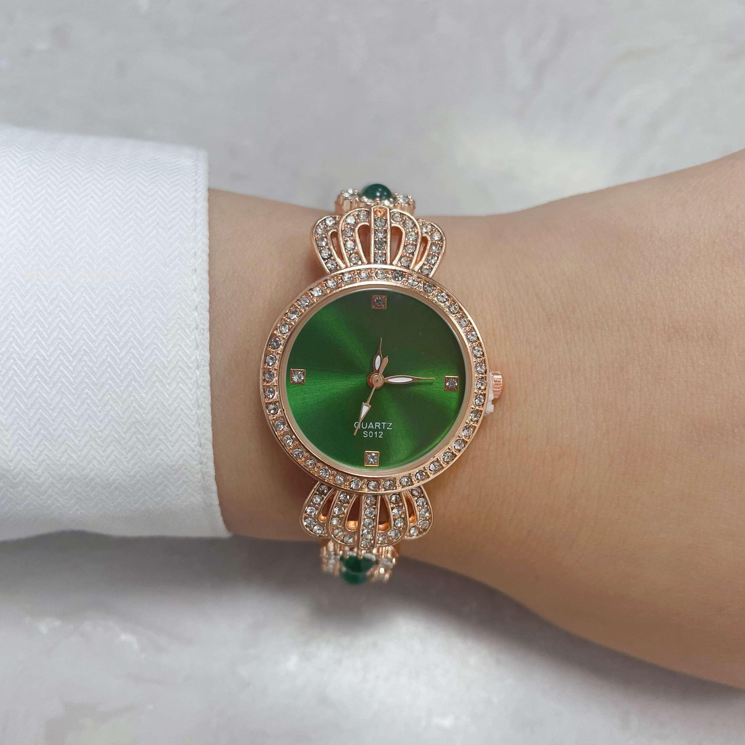 A classic and fashionable women's watch with a crown water diamond bracelet that became a bestseller in Douyin live streaming Specification image