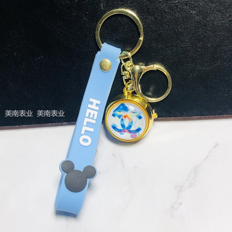 New flip pocket watch, student keychain watch, creative rotating cartoon quartz watch Application Scenario