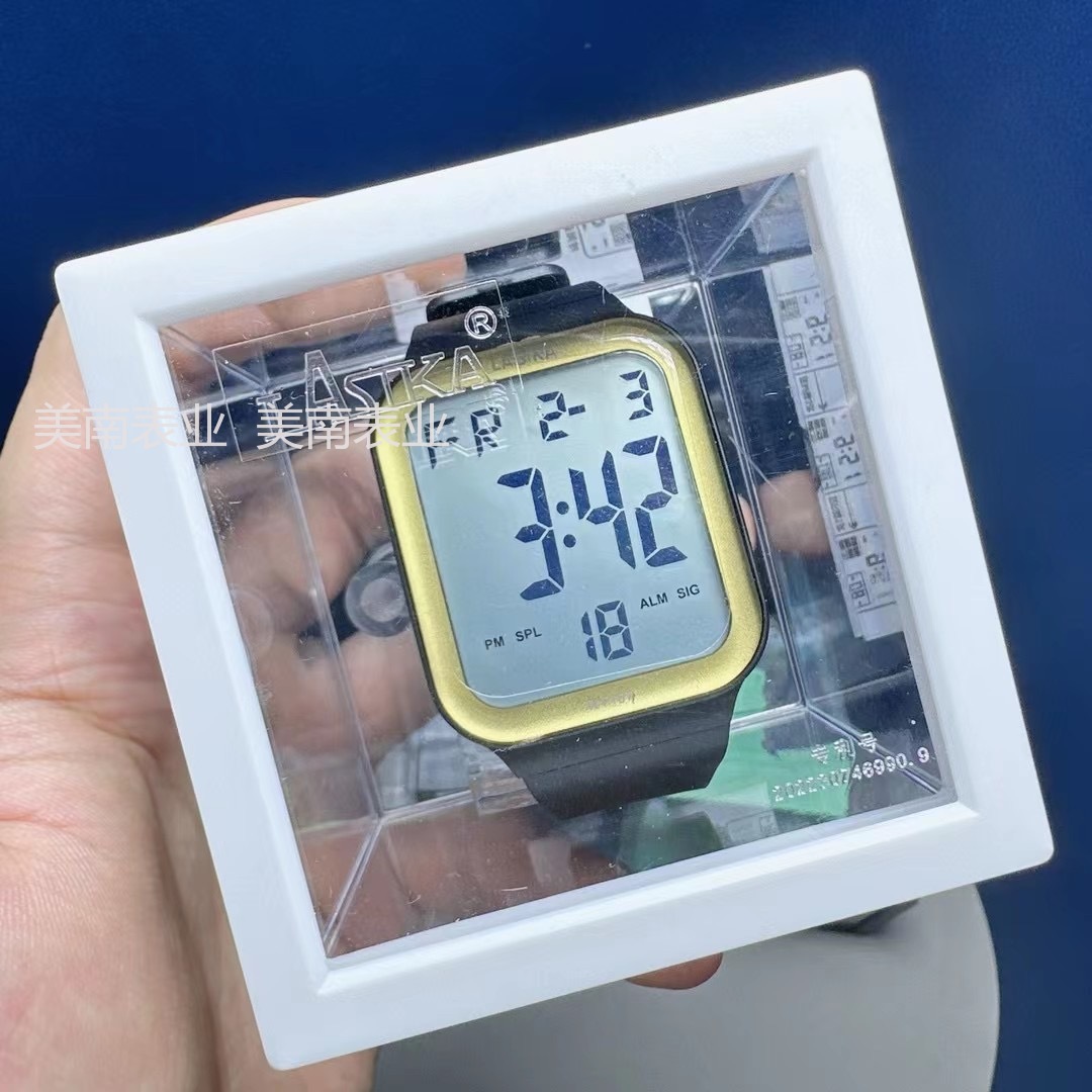 The new large-screen LED candy-colored square sports electronic watch and outdoor sports student watch are selling well at the beginning of the school term