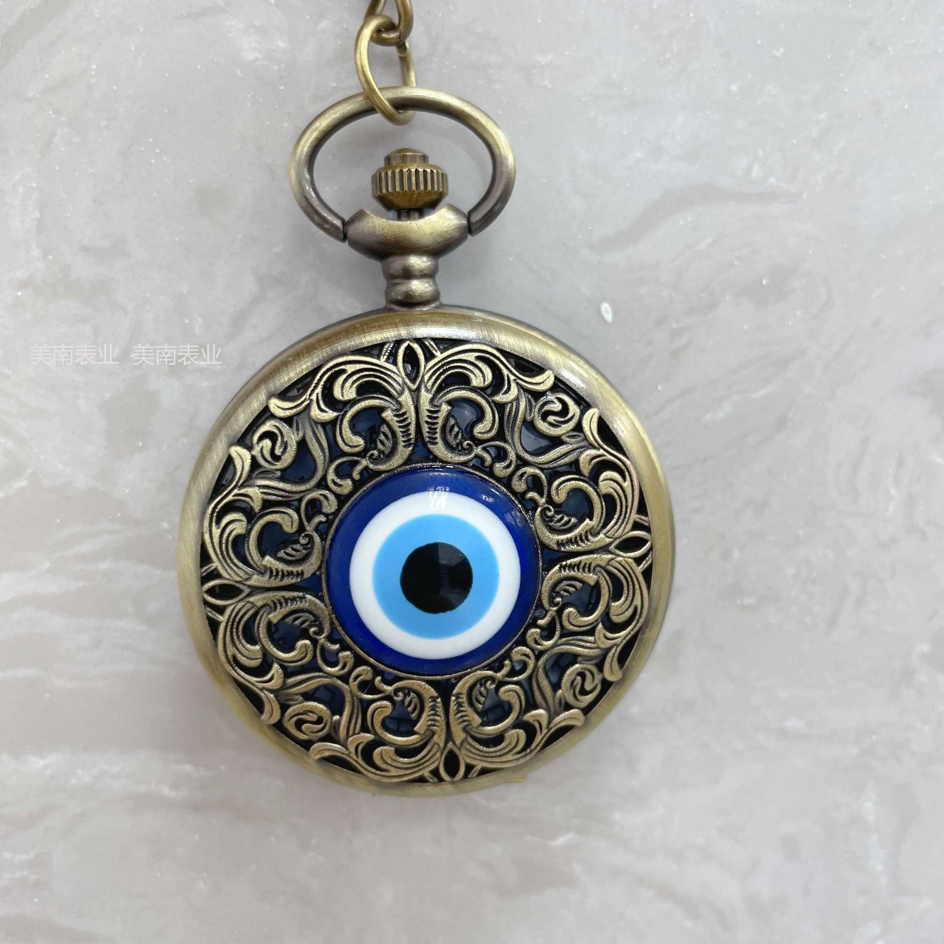 New retro court engraved pocket watch, creative eyes, bronze color nostalgic flip watch, travel commemorative watch Specification image