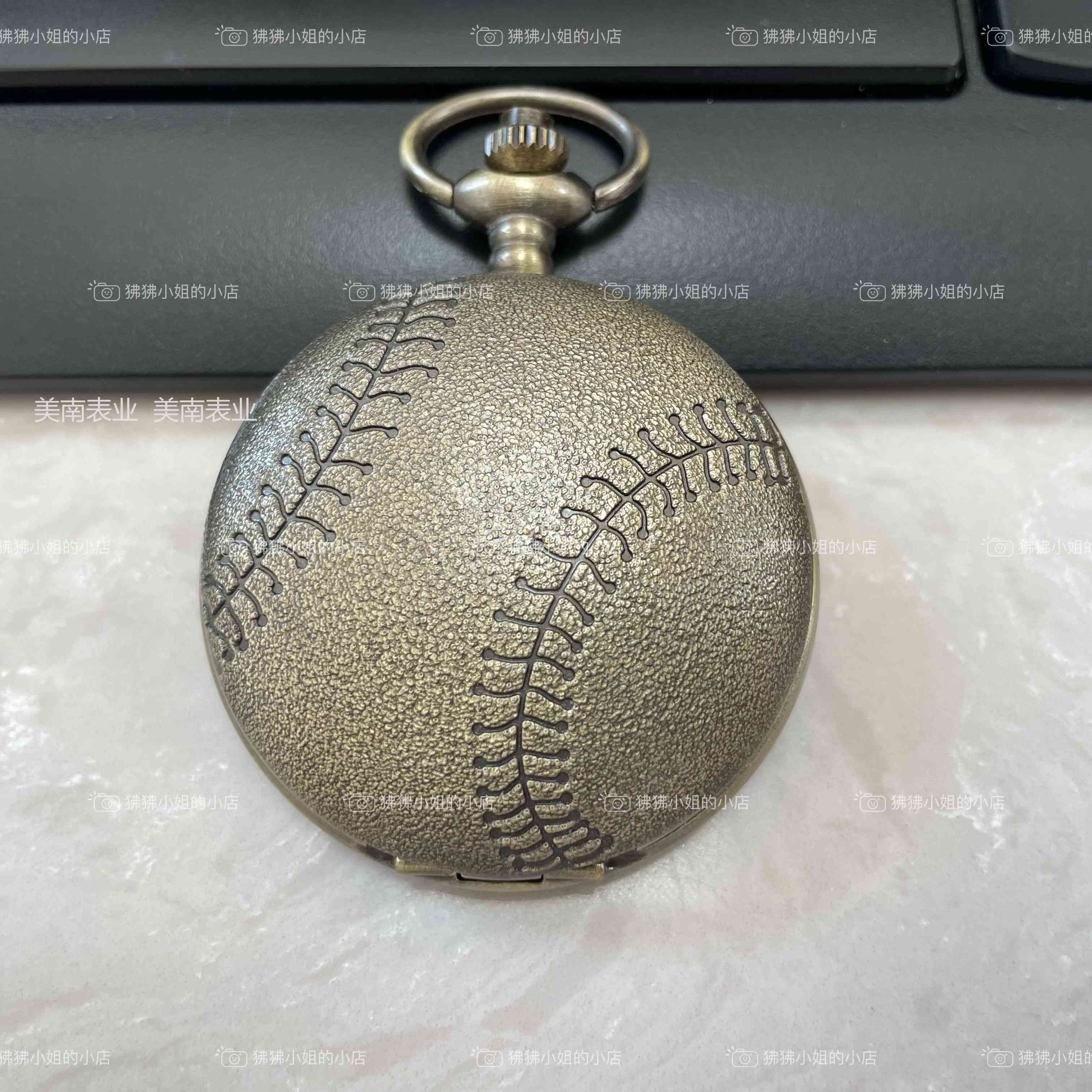 Factory direct sales of creative ball pocket watches, bronze-colored wall watches, travel commemorative watches, and retro flip pocket watches details Picture