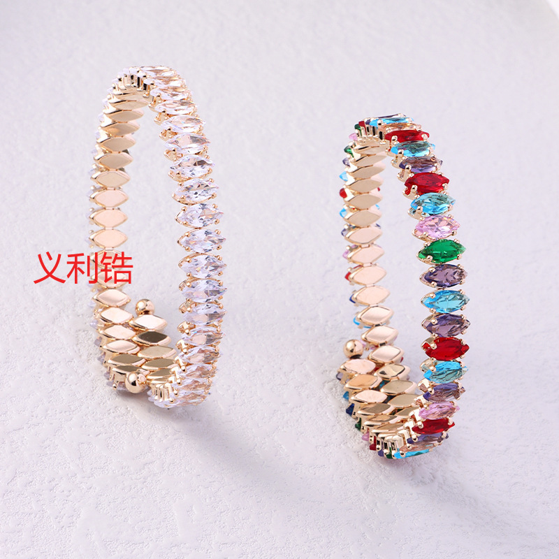 Ojo de caballo completo taladrado color circonitas oval abierto moda personalidad pulsera luz lujo versatilidad alto sentido accesorios mujer Application Scenario