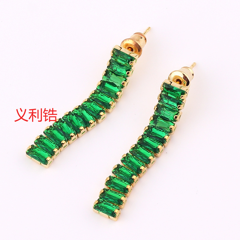 Rectangular horizontal row super glittering zirconia long tassel earrings Application Scenario