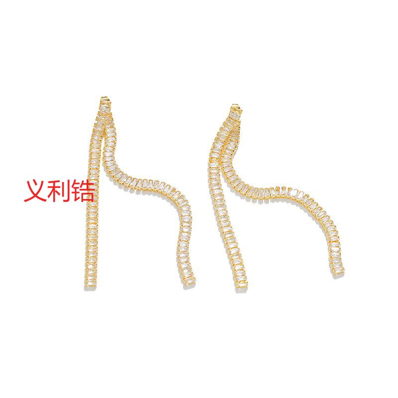 Rectangular horizontal row super glittering zirconia long tassel earrings details Picture