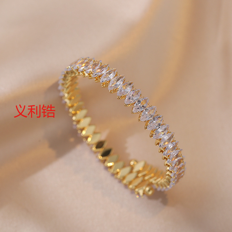 Ojo de caballo completo taladrado color circonitas oval abierto moda personalidad pulsera luz lujo versatilidad alto sentido accesorios mujer Specification image