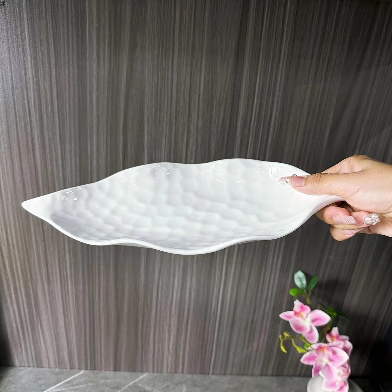 经典白瓷餐具14寸16寸树叶盘创意造型盘批发酒店餐馆宴会用家用详情2
