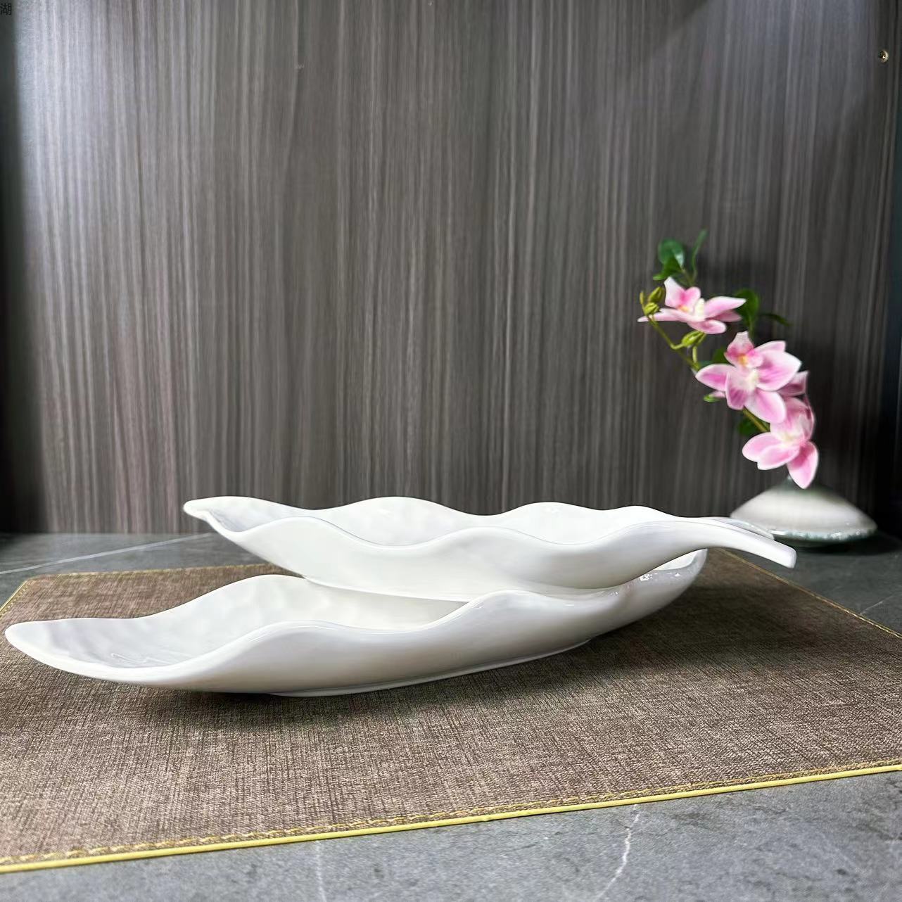 经典白瓷餐具14寸16寸树叶盘创意造型盘批发酒店餐馆宴会用家用详情4