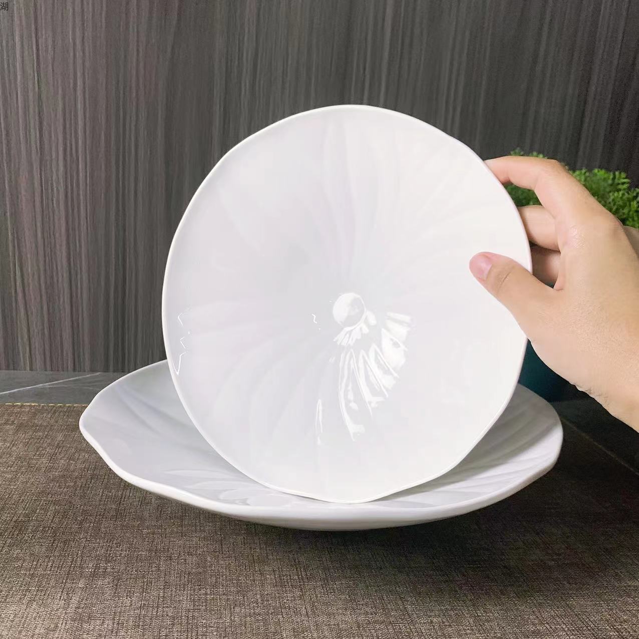 Classic white porcelain Jiangnan bowl-shaped bowl with a lotus leaf design, 8.5 inches and 10 inches, creative and versatile, suitable for hotel, restaurant and home use pic 3