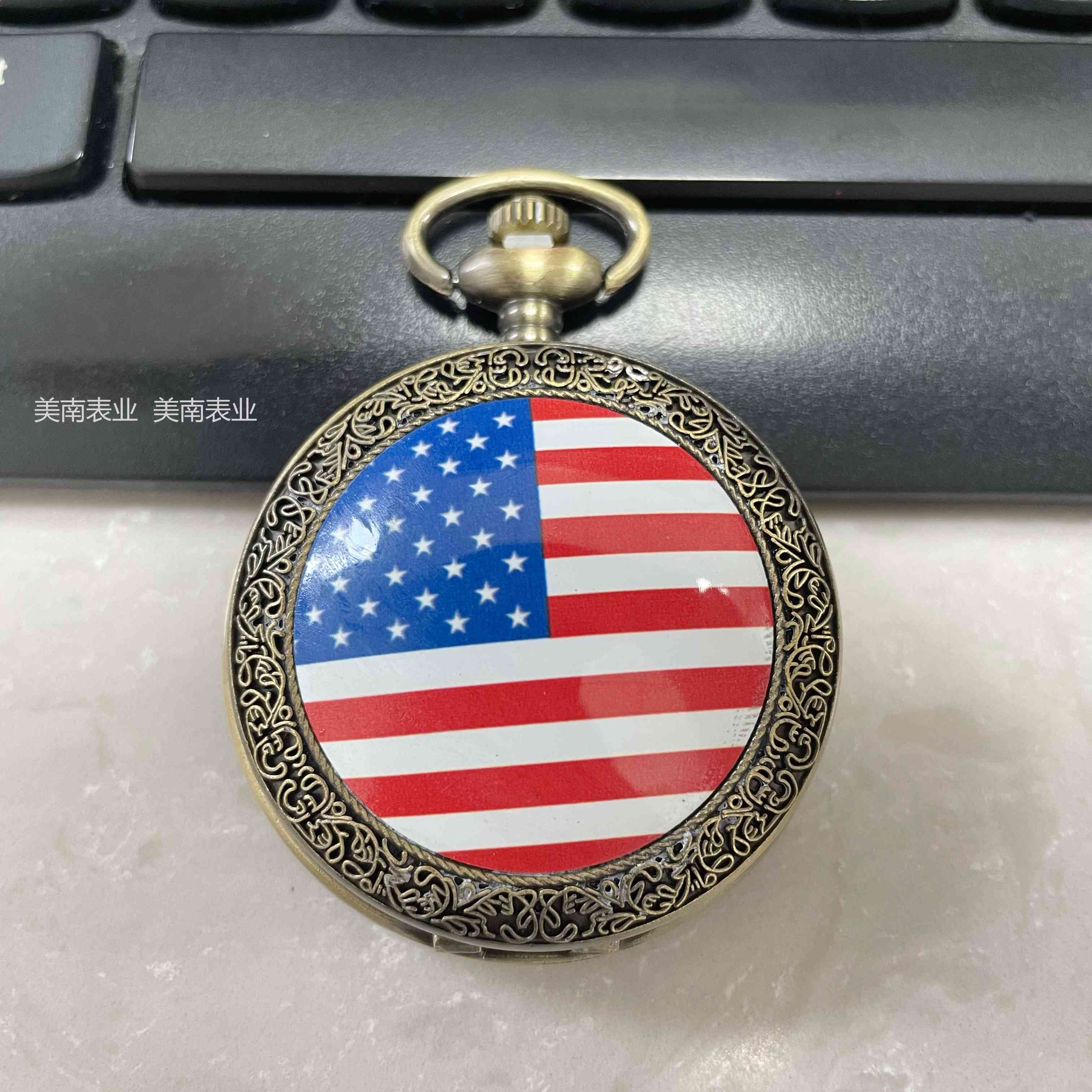 Wholesale of new retro cross flag bronze pocket watches, necklaces, large dial flip watches and travel commemorative watches details Picture