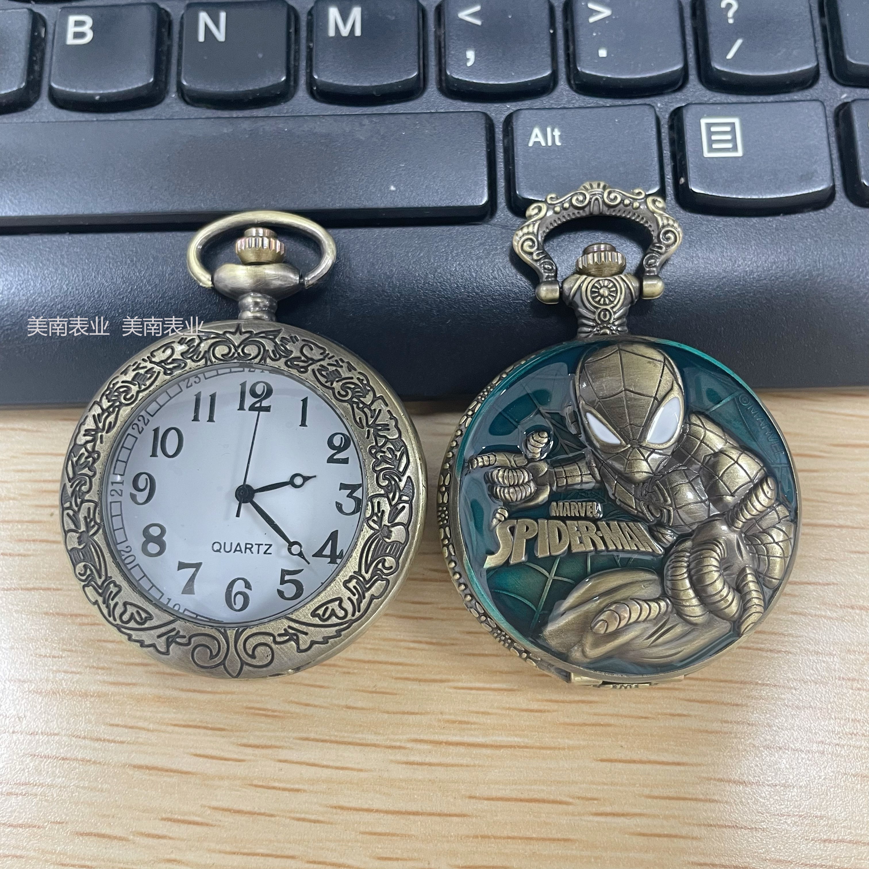 Wholesale of new vintage digital dial bronze pocket watches, necklaces, large dial flip watches and travel commemorative watches Specification image