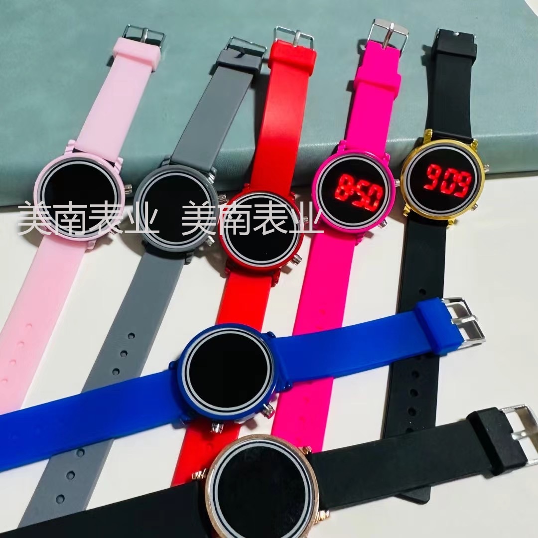 Wholesale of new candy-colored LED children's watches, round digital button watches for primary school students in mixed colors Item Picture