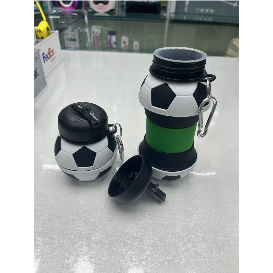 足球造型硅胶折叠水壶户外便携硅胶伸缩水杯带登山扣运动水瓶详情2