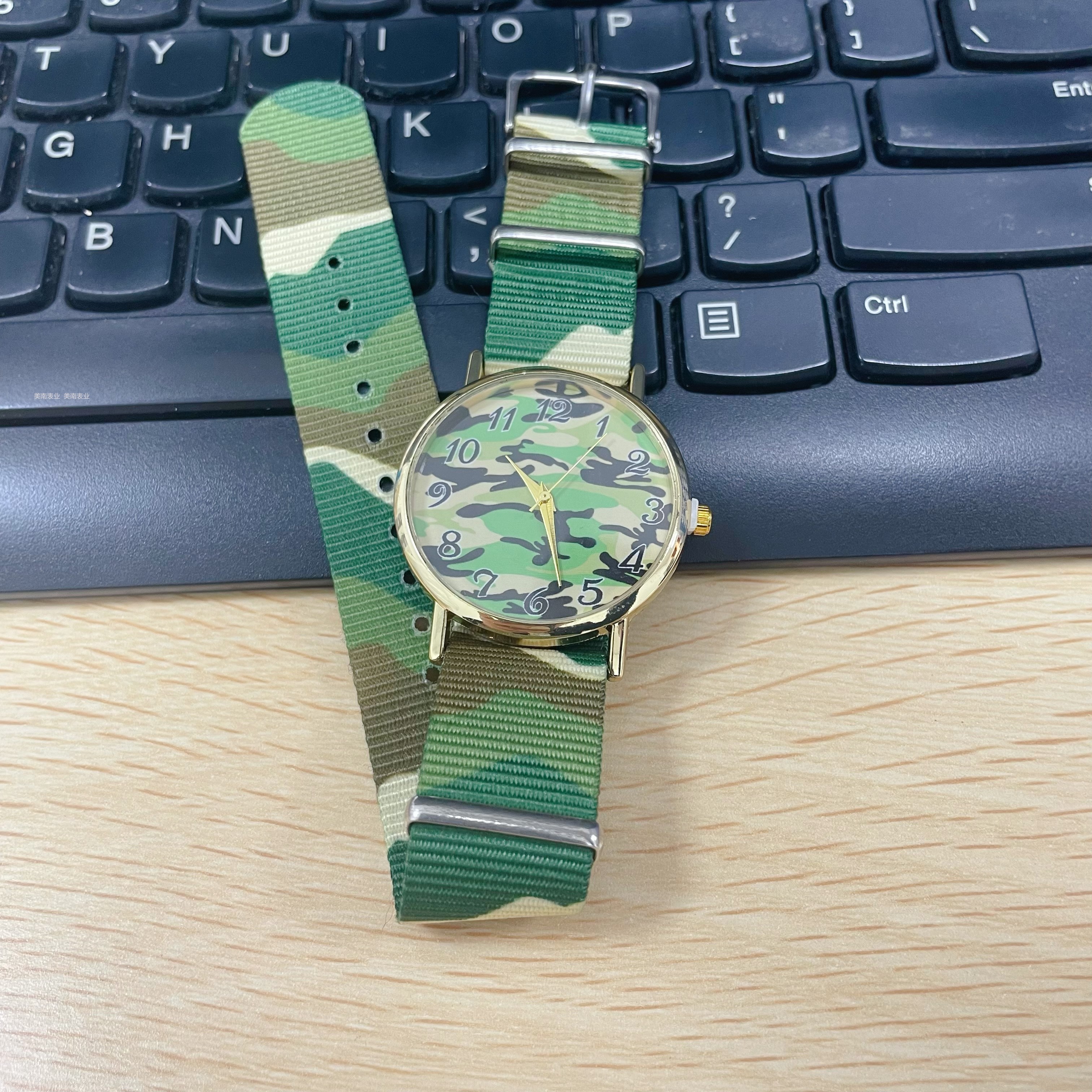 Wholesale of popular camouflage student watches with canvas straps, boys' and girls' watches with nylon straps on Douyin details Picture