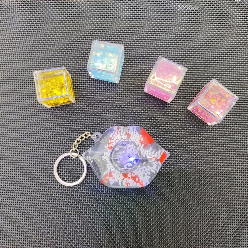 热销爆款！流沙嘴唇吊坠钥匙扣挂，创意设计，背包装饰车内挂件趣味钥匙扣详情2
