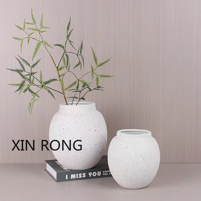 Nordic minimalist ceramic vases, Japanese home decorations, living room dining table, TV cabinet, flower arrangement vases Application Scenario