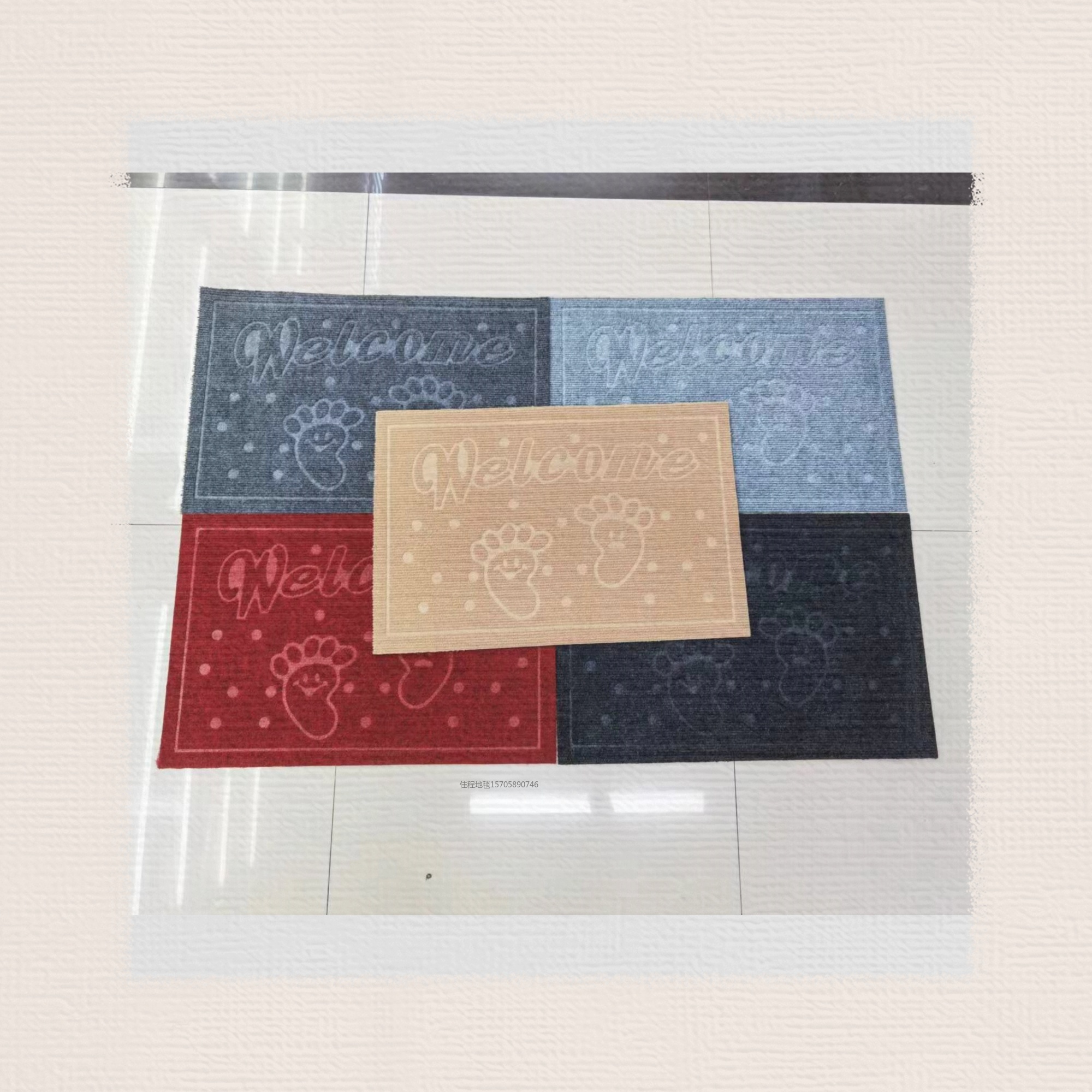 PVC single-striped embossed floor MATS, foot MATS, door MATS, anti-slip MATS, striped MATS, outdoor MATS, carpets, and balcony MATS come in multiple patterns and can be mixed. The size is 38*58CM, with 100 pieces per piece details Picture