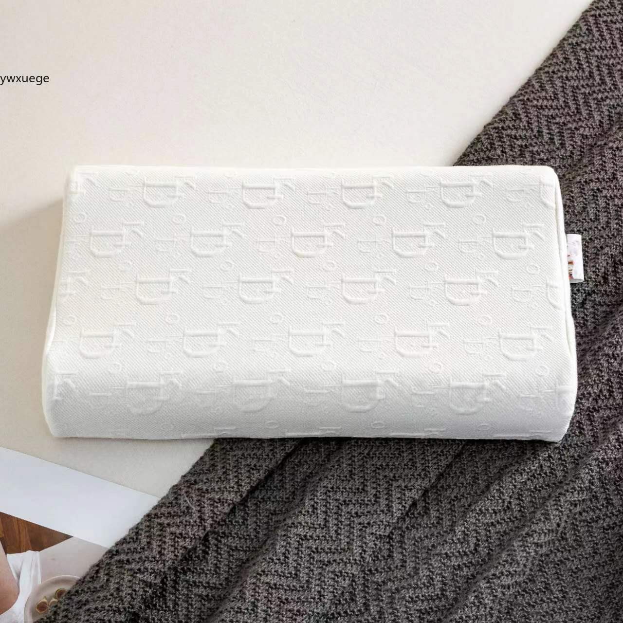 Source Factory Ywxuege Latex Pillow Gift Pillow Adult Latex Pillow Imitation Latex Pillow Manufacturers Spot Hair Item Picture