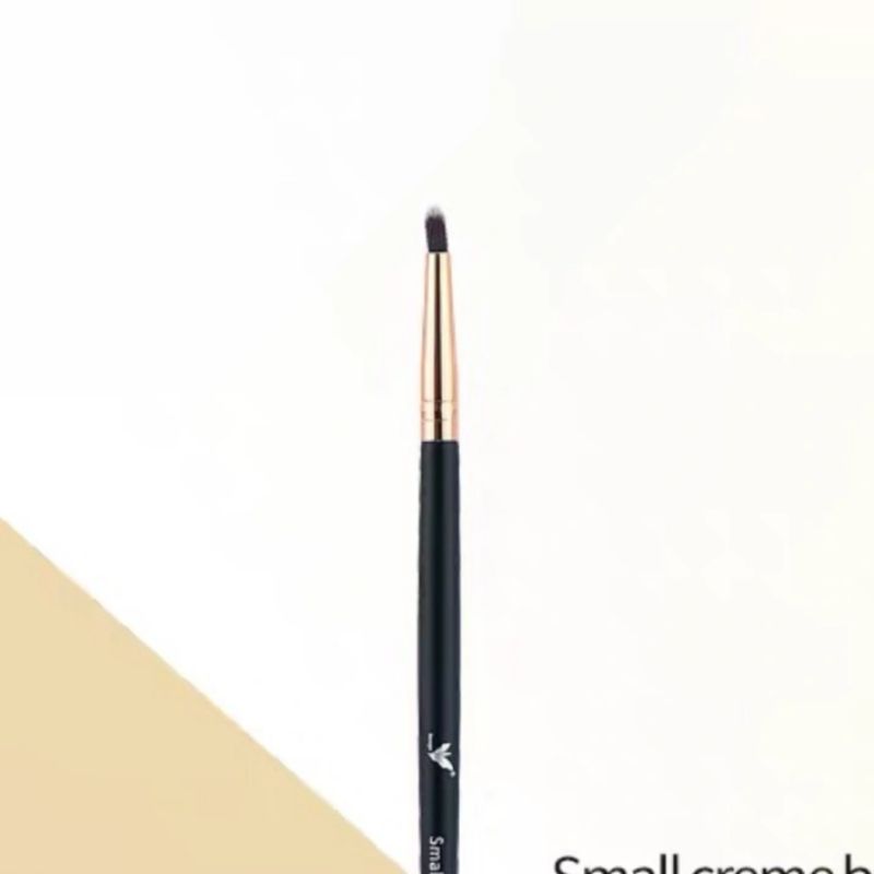 Dai Gu Black Gold Small Size Cream Brush Lip Brush for Beginners, Concealer Brush, Makeup Artist's Special Brush #A025 Specification image